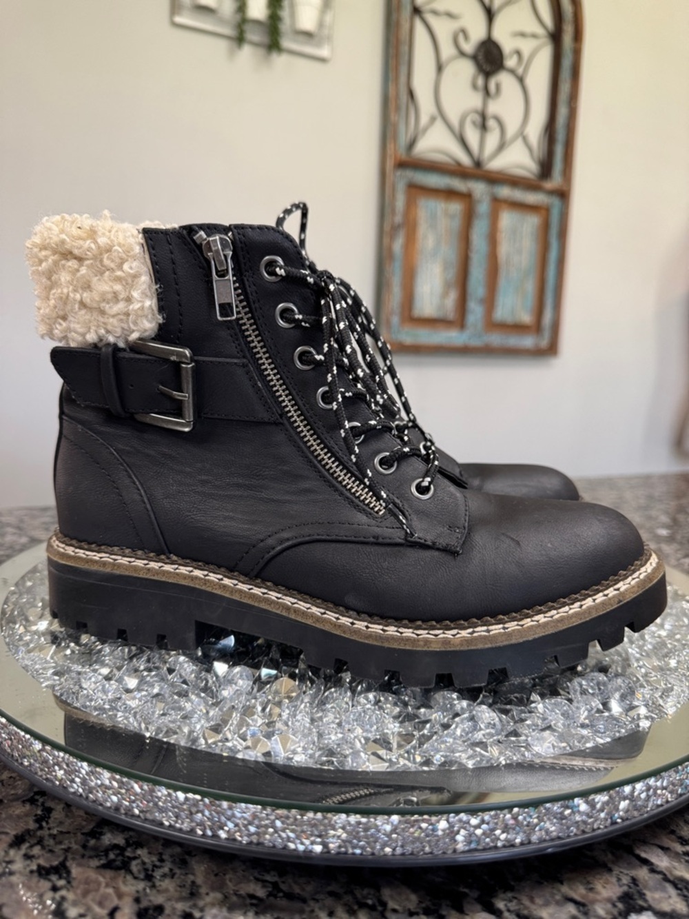 Universal Thread Black Lace-Up Combat Boots with Cream Sherpa Cuff EUC 8